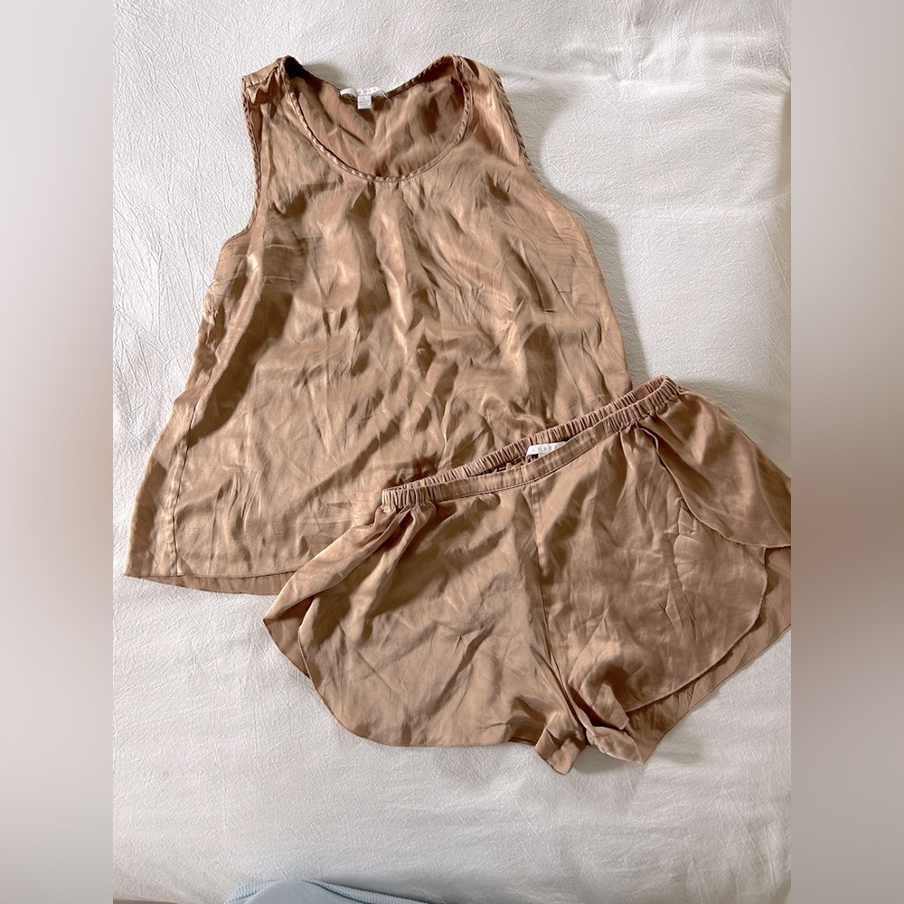 Lunya washable silk tulip pajama set